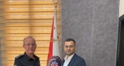 Emniyet müdürüne plaket