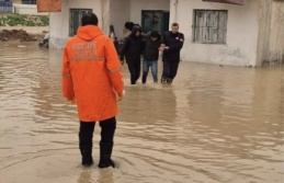 Sağnak yağış felç etti