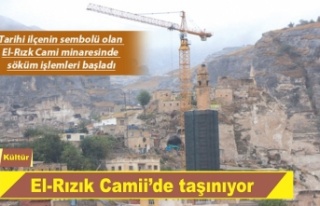 El-Rızk Camii minaresi taşınıyor