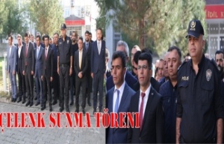 Çelenk Sunma töreni