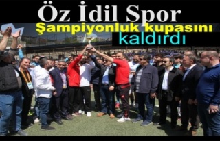 Öz İdil Spor Şampiyonluk Kupasını maçtan önce...