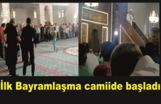 İlk Bayramlaşma camiide başladı