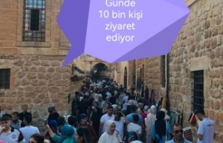 Günde 10 bin kişi Midyat'tı ziyaret ediyor