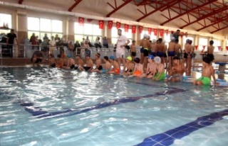 Şırnak'ta 30 bin kişiye yüzme öğretmeyi...