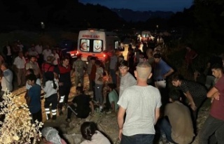 Cizre'den giden Fındık işçileri kaza geçirdi...