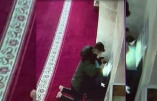 Camii hırsızı güvenlik kamerasına yakalandı