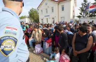 Hırvatistan göçmenlere karşı sınır güvenliğini...