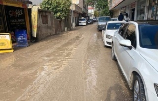 Yağmur yağdı sokaklar çamur oldu