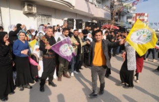 Cizre'de büro açılışı miting havasında...