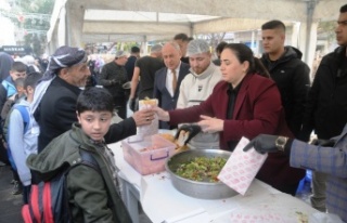 Cizre Hamsi festivalinde Hamsi kuyruğu