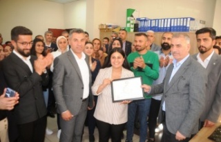Cizre Belediye Eş Başkanları mazbatalarını aldı