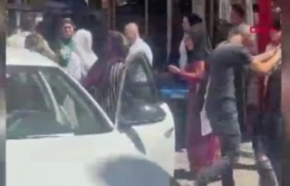 Kadınlar saç saça baş başa kavga ettiler