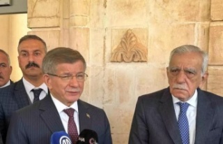 Ahmet Davutoğlun'dan Ahmet Türke destek ziyareti