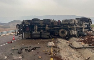 Sondaj aracı devrildi 1 ölü 1 yaralı