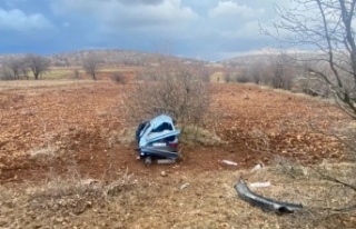 Takla atan otomobilde 5 kişi yaralandı