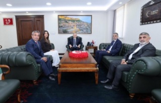 Vali Akkoyun’dan ziyaretçilere samimi karşılama