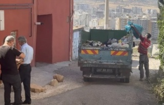 Evden 2 Kamyon çöp çıkarıldı