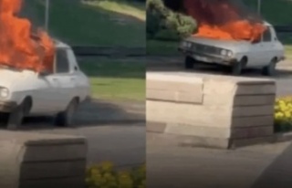 Meclisin önünde beyaz toros yakıldı