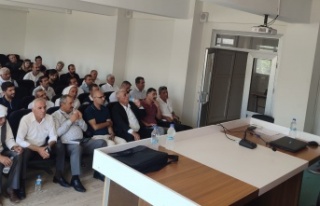 Muhtarlar ve Çiftçilere toprak eğitimi toplantısı
