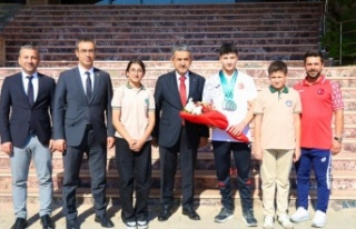 Şırnak’lı Milli Sporcu şampiyonada 3 Madalya...