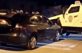 Zırhlı araç otomobil çarpıştı