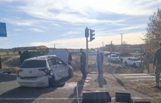 Tır Taksi çarpıştı 1 kişi yaralandı