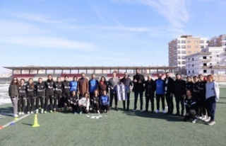 Adıgüzel’den İdil Demir Spor Futbol takımına...