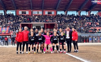 Yüksekovaspor Kadın Futbol takımı süper lige yükseldi