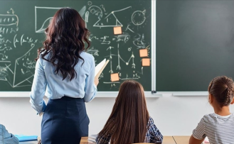 Öğretmenlere kıyafet zorunluğu geldi