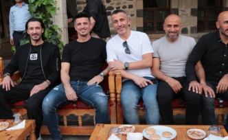 Galatasaray’ın efsaneleri Cizre’li gençlerle buluştu