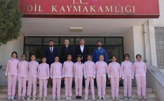 İdil Cumhuriyet ortaokulu Hentbol kızlar takımı bölge Şampiyonu oldu