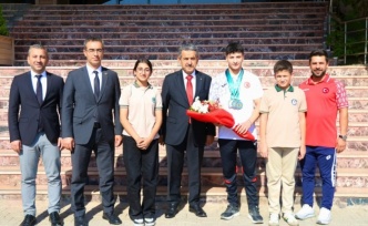 Şırnak’lı Milli Sporcu şampiyonada 3 Madalya aldı