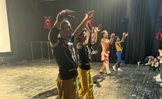 Sirk’ten İdil’de renkli gösteriler