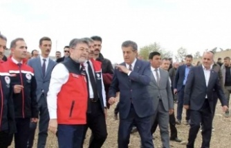 Bakan Yumaklı Göçer Çadırlarını ziyaret etti