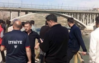 Dicle Nehrine atlayan çocuk kurtarıldı