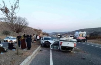 Trafik kazası 10 kişi yaralandı