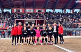 Yüksekovaspor Kadın Futbol takımı süper lige yükseldi
