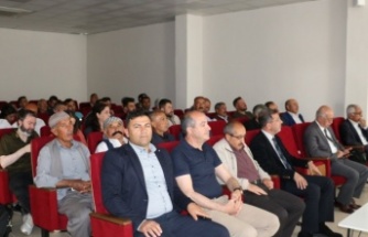 Ziraat Fakültesi Güçlü Konak’ta çiftçilere seminer verdi
