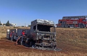 Seyir halinde olan TIR aracında yangın çıktı