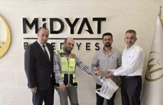 Temizlik işçisi dürüstlüğü ile takdir topladı