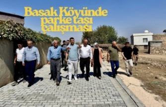 Ak Parti ilçe Başkanı Parke taşı çalışmasını denetledi