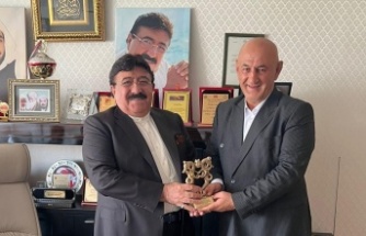 Başkan Özalp’tan eski vakile vefa ziyaretti