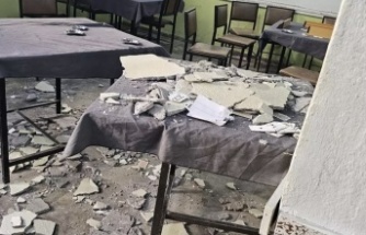 Kırathane’nin tavanı çöktü