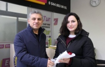 Öğretmenler Kırmızı Güler’le karşılandı