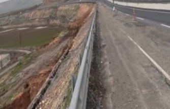 Silopi Cizre karayolunda çökme oldu