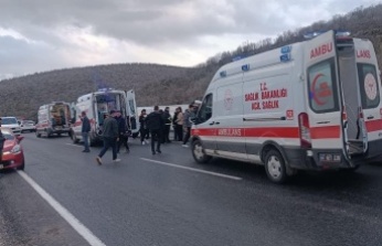 Midyat - İdil yolunda Yolcu otobüsü kaza yaptı 24 kişi yaralandı