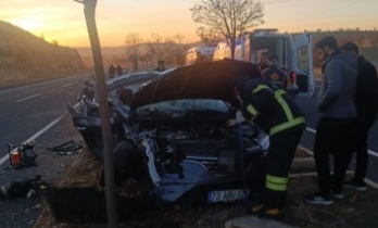 Araç kaza yaptı 1 ölü 2 yaralı