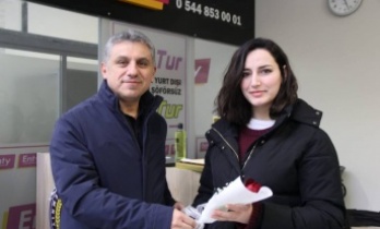 Öğretmenler Kırmızı Güler’le karşılandı