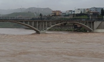 Dicle Nehri Kızıla büründü