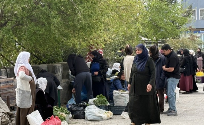 Köylü pazarında organik ürünler zamanı